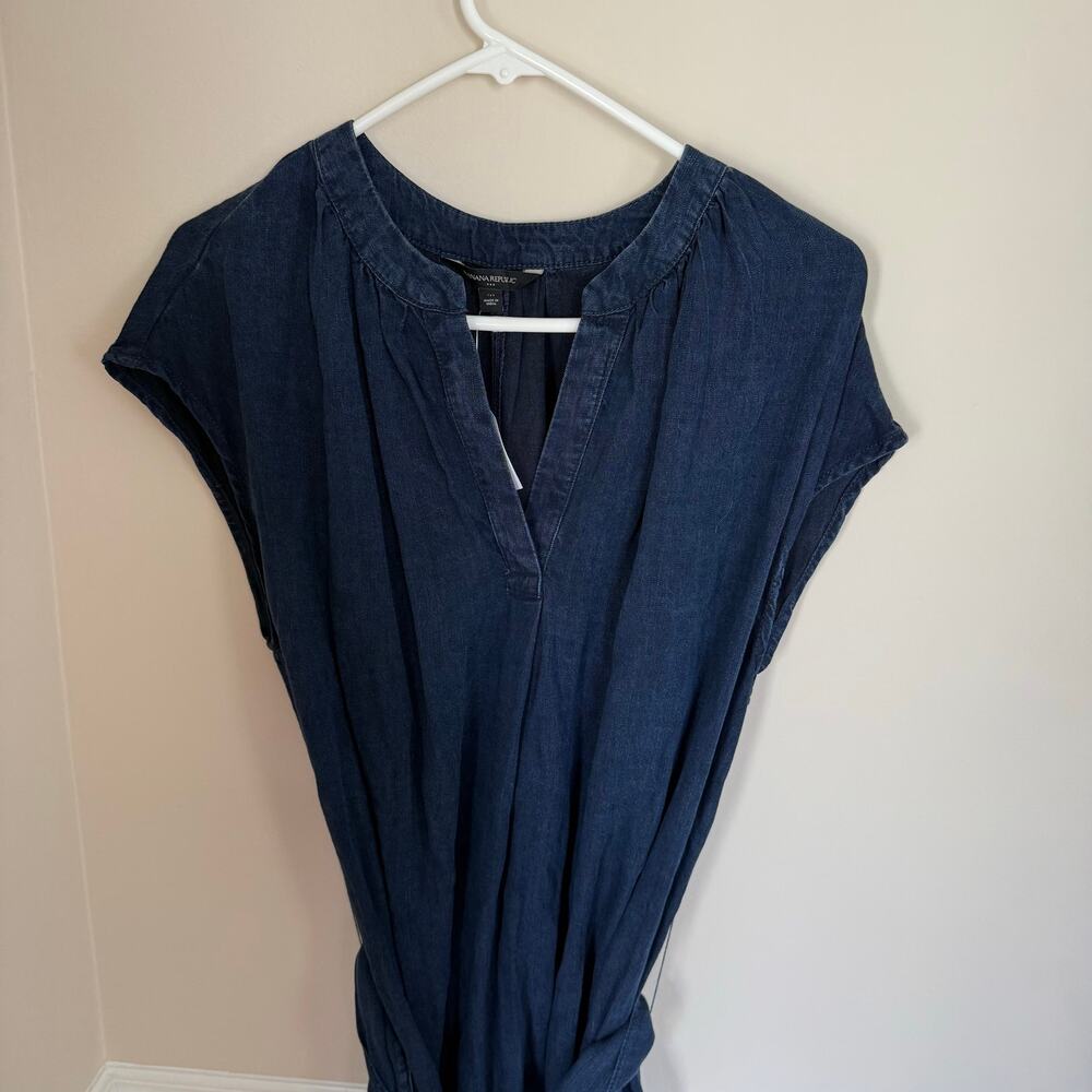 New With Tags Denim Dark Wash Chambray Banana Republic Belted Midi Dress- Medium - Picture 5 of 10